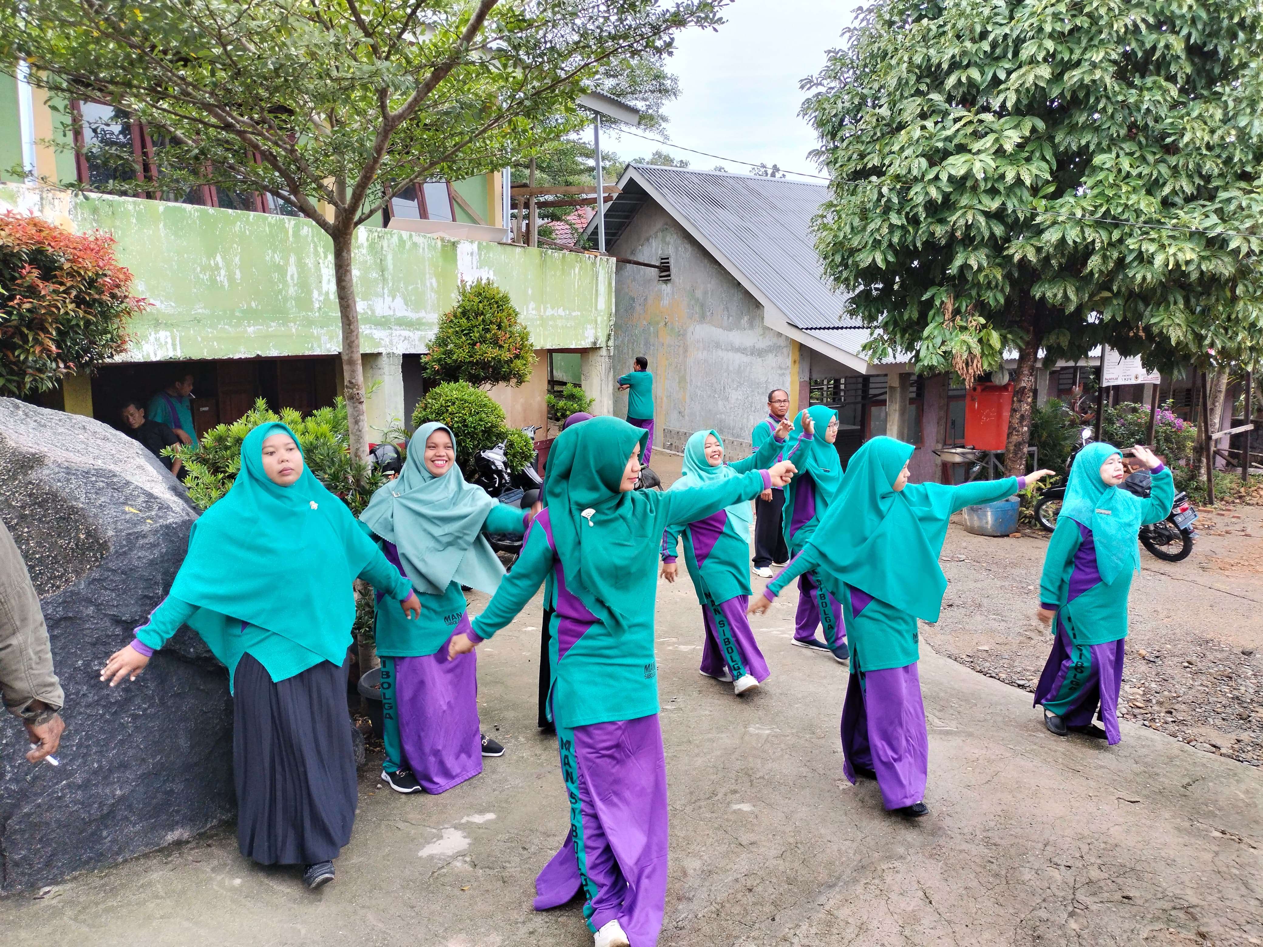 Senam Pagi Guru-Guru MAN Sibolga