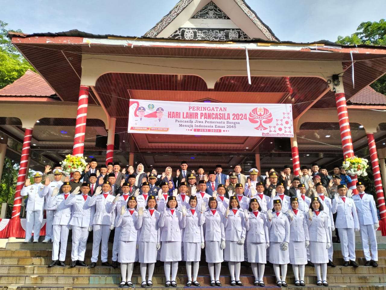 Siswa MAN turut serta sebagai peserta paskibra kegiatan upacara hari lahir pancasila