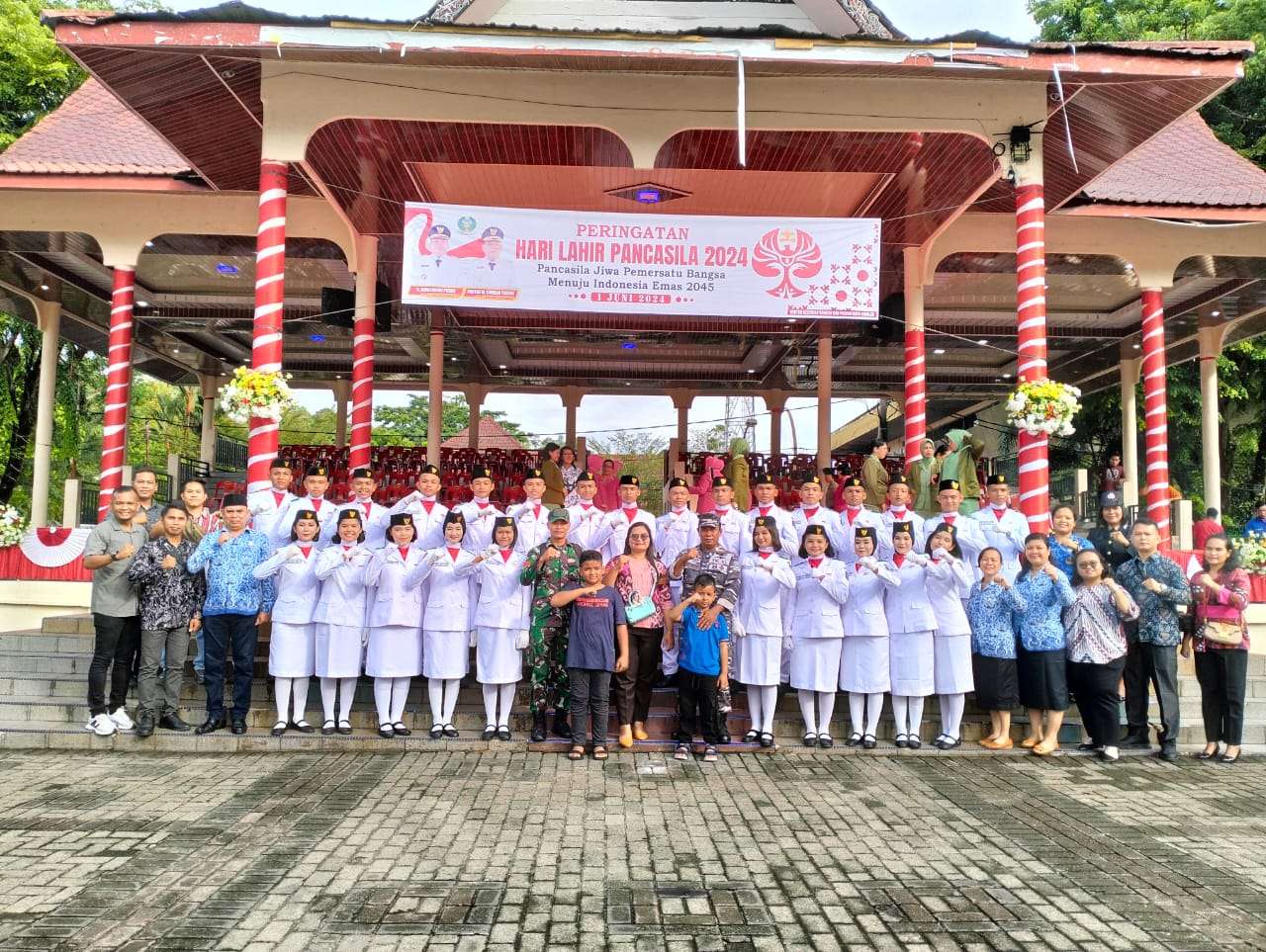 Siswa MAN turut serta sebagai peserta paskibra kegiatan upacara hari lahir pancasila