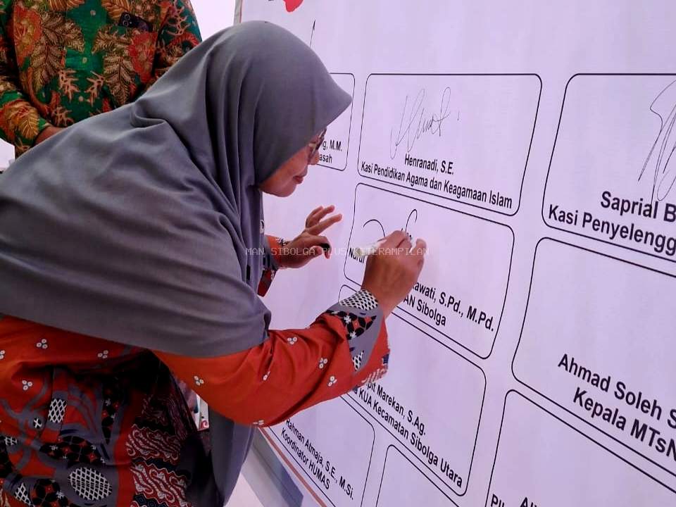 Kepala MAN Tanda Tangani Fakta Integritas Zona Integritas di Kementerian Agama Kota Sibolga