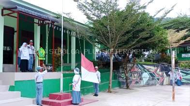 MAN Sibolga Gelar Upacara Bendera, Ajak Siswa Tingkatkan Kedisiplinan