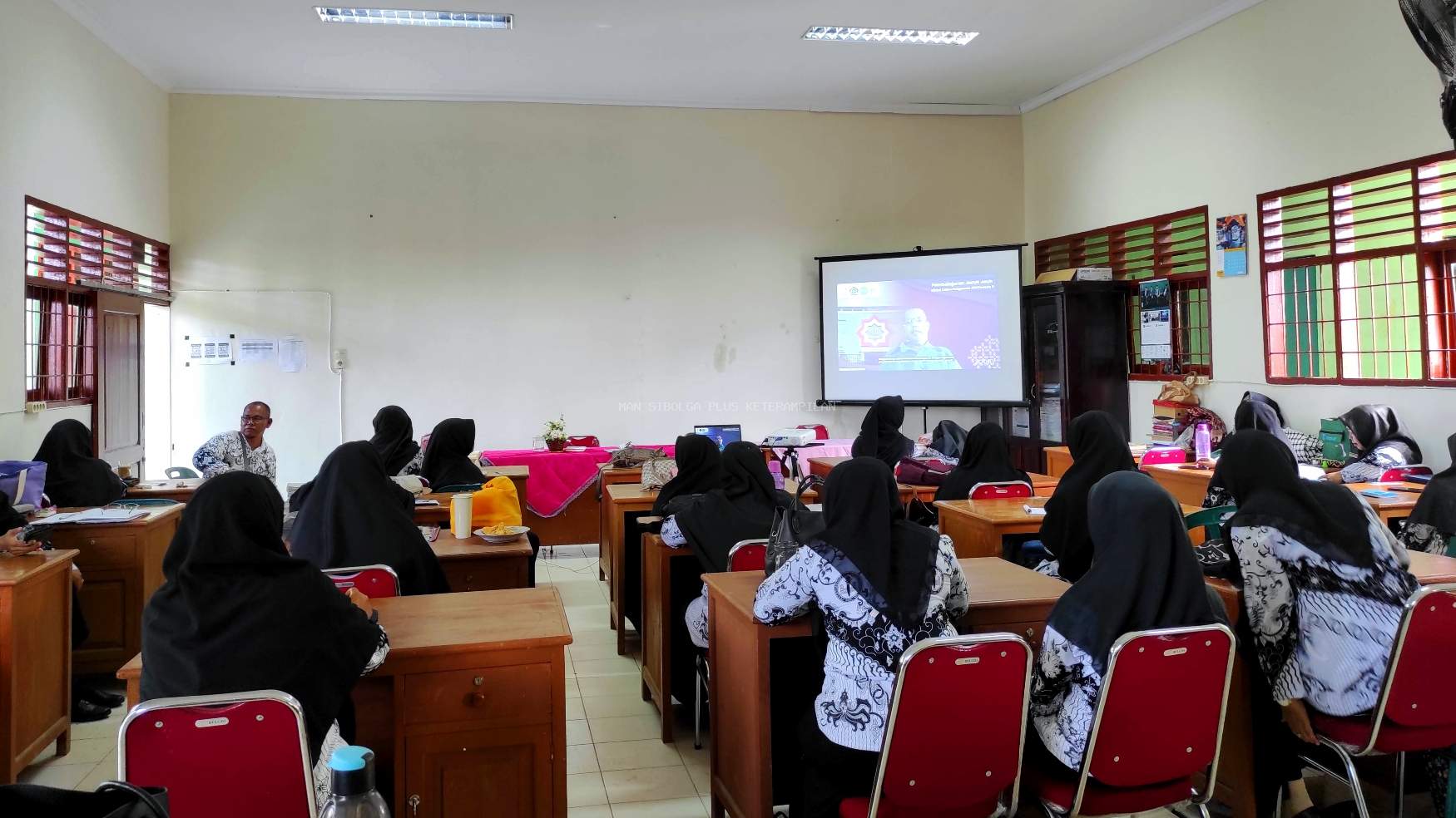 MAN Sibolga Siap Hadapi Era Digital dengan EMIS 4.0