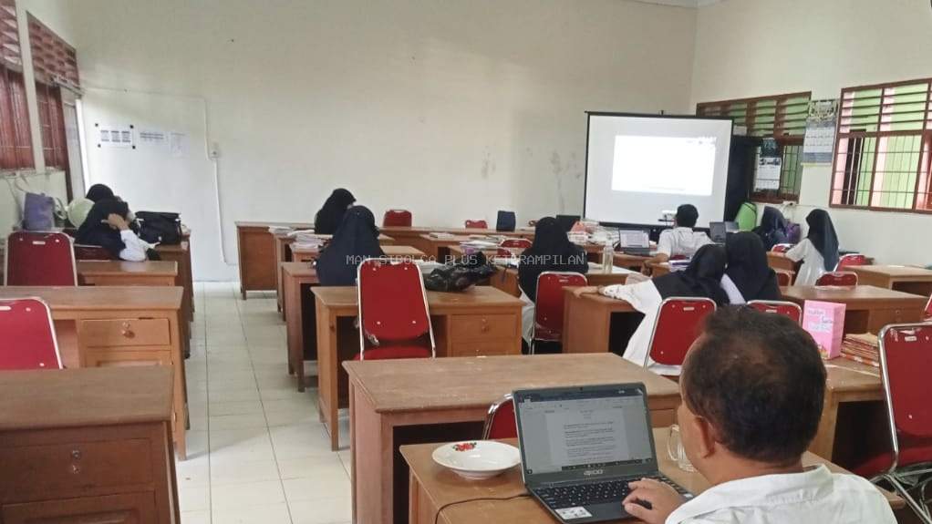 Tingkatkan Kualitas Ujian, Guru MAN Sibolga Ikuti Pelatihan Penyusunan Soal