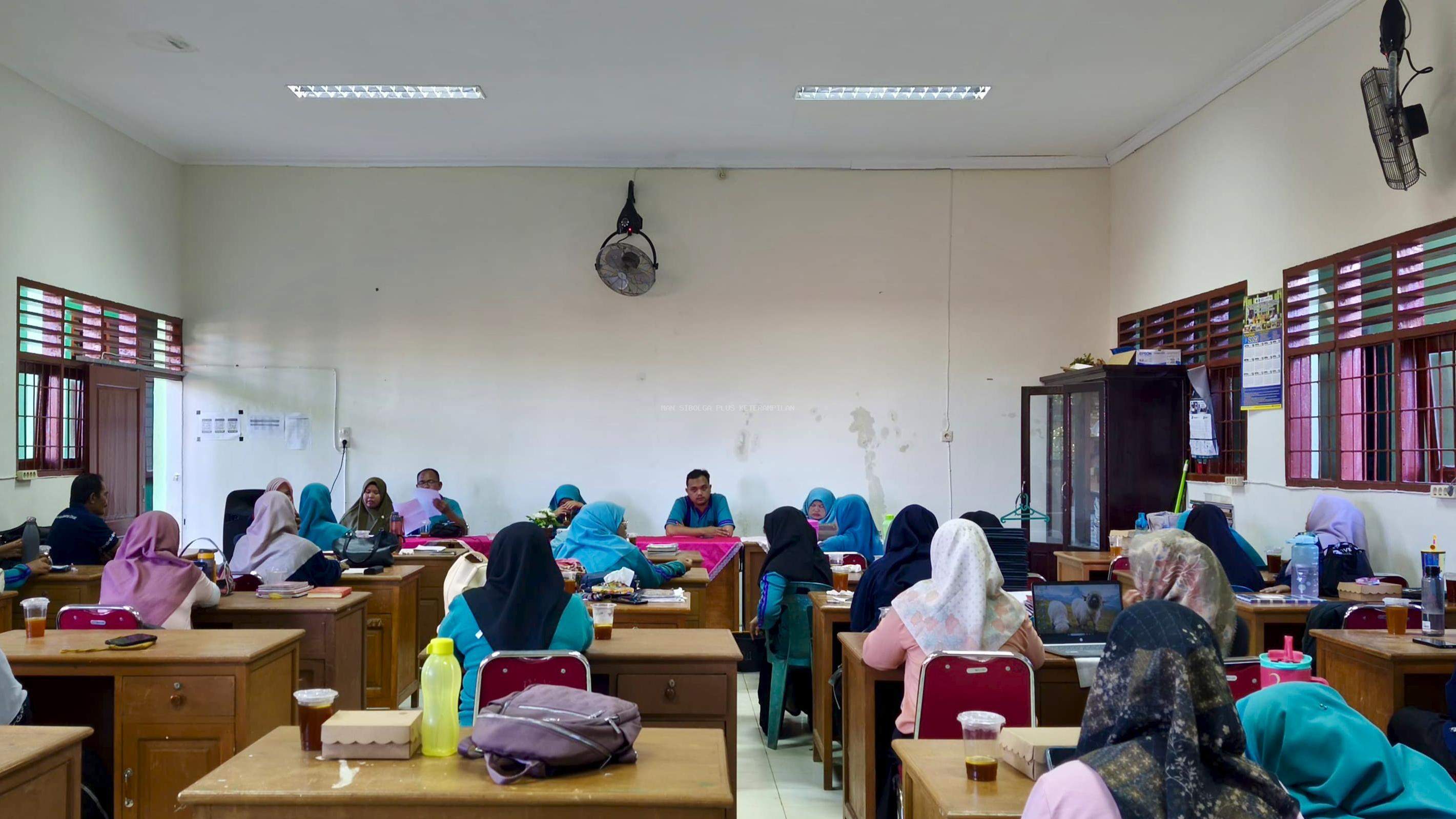 MAN Sibolga Matangkan Sumatif Akhir Tahun, Fokus pada Soal HOTS dan Literasi