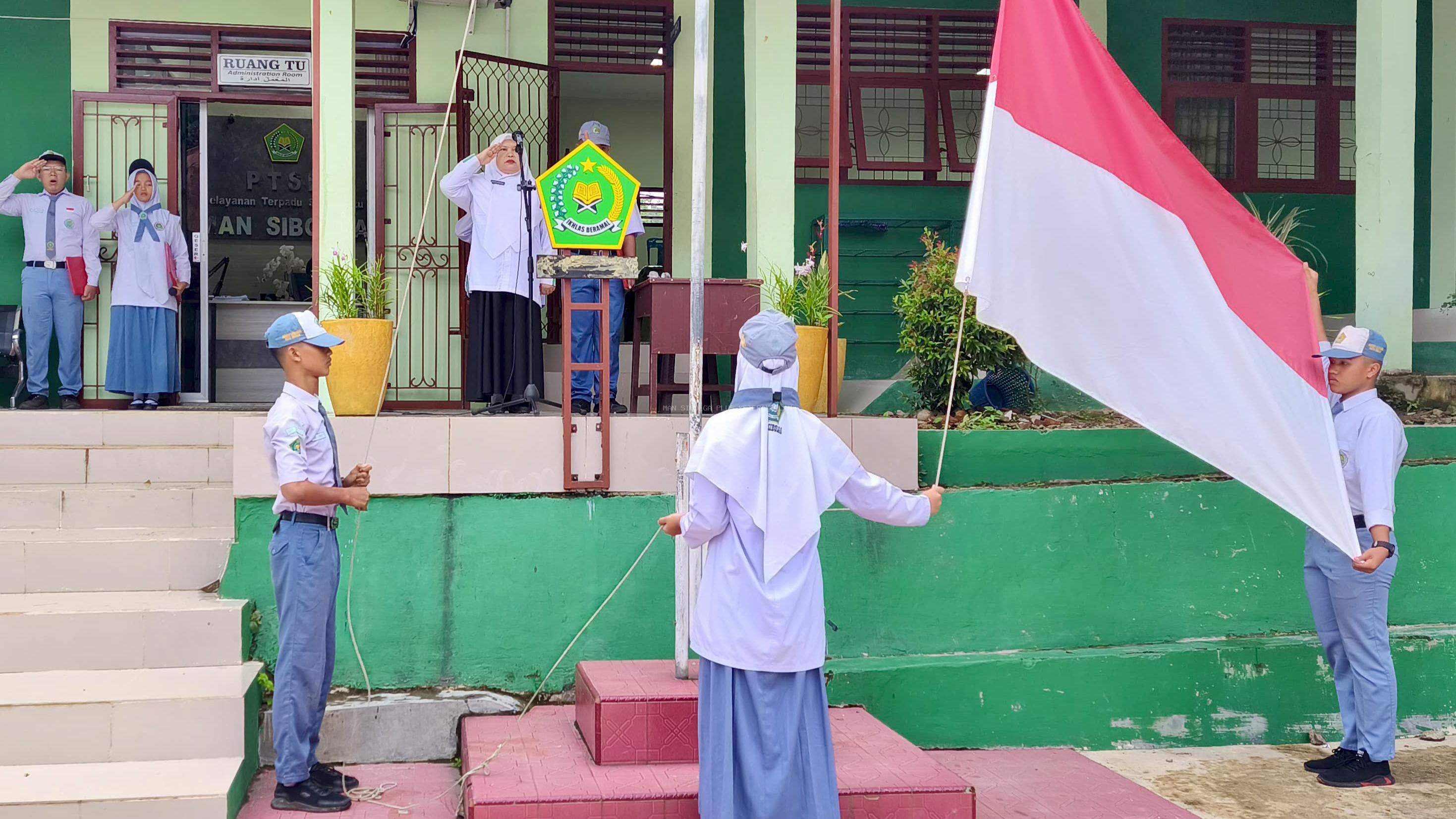 Upacara Senin MAN Sibolga Tegaskan Semangat Belajar Sepanjang Hayat