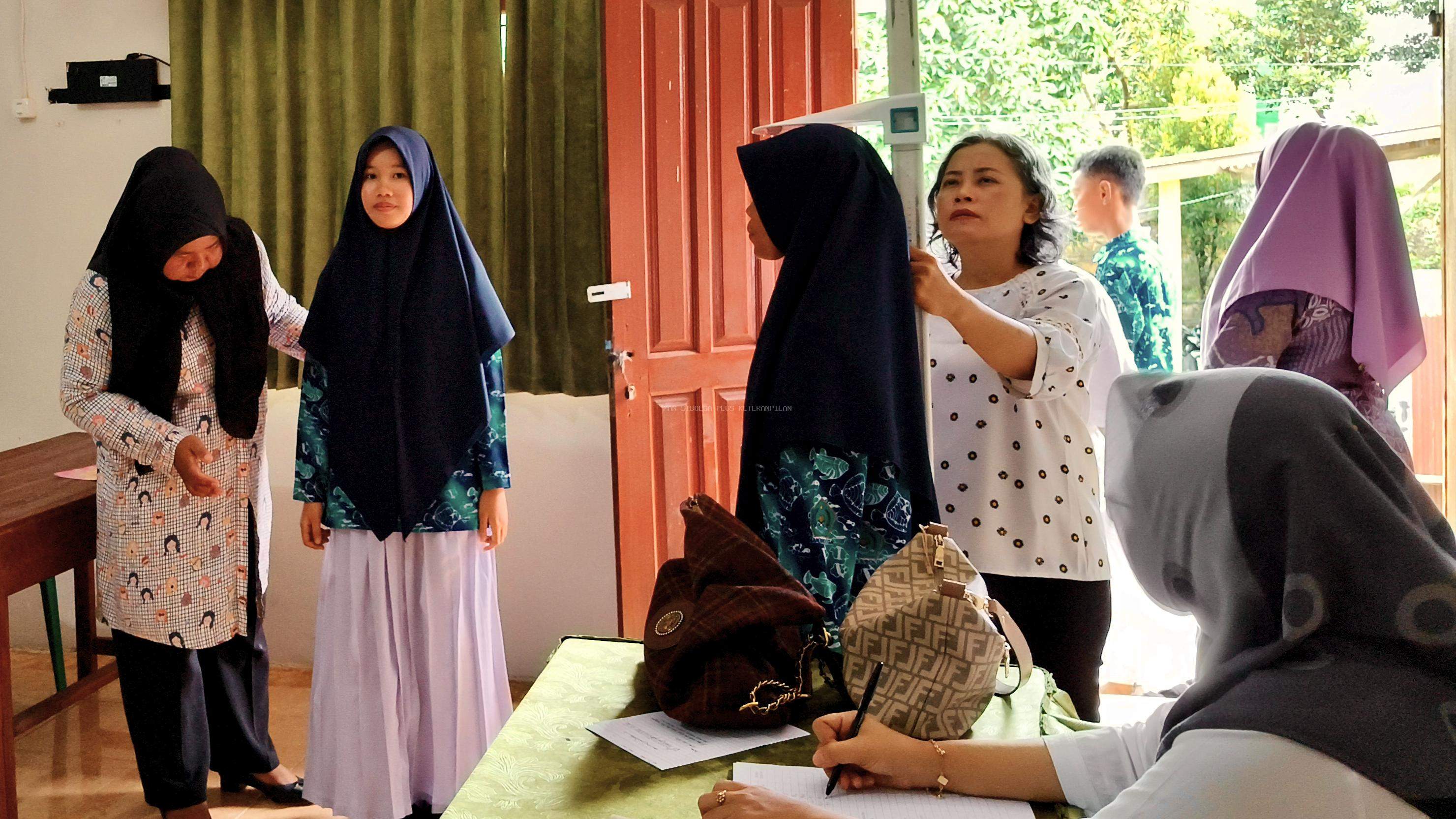 MAN Sibolga Gandeng Puskesmas Aek Parambunan untuk Screening Kebugaran Siswa