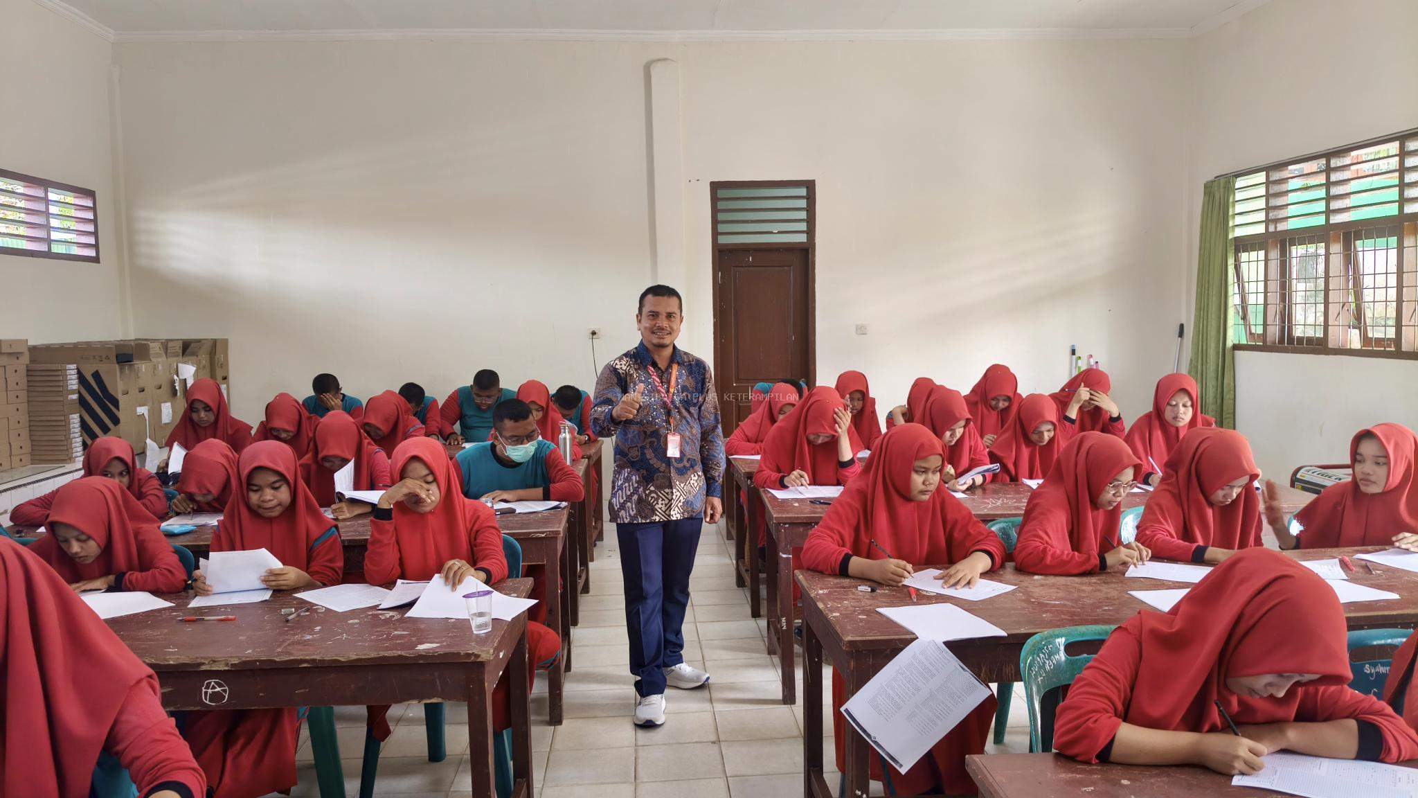 Siswa MAN Sibolga Ikuti Try Out SKD Kedinasan Bersama Adzkia Kedinasan
