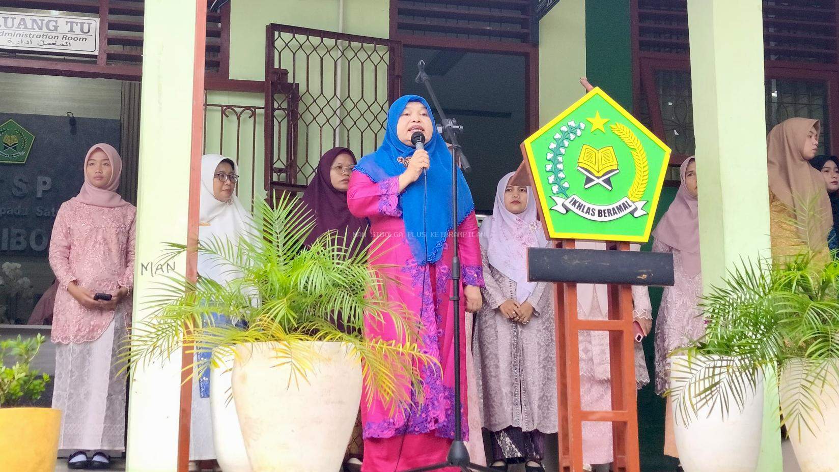 Nuansa Kartini, MAN Sibolga Semarak dengan Kebaya dan Batik